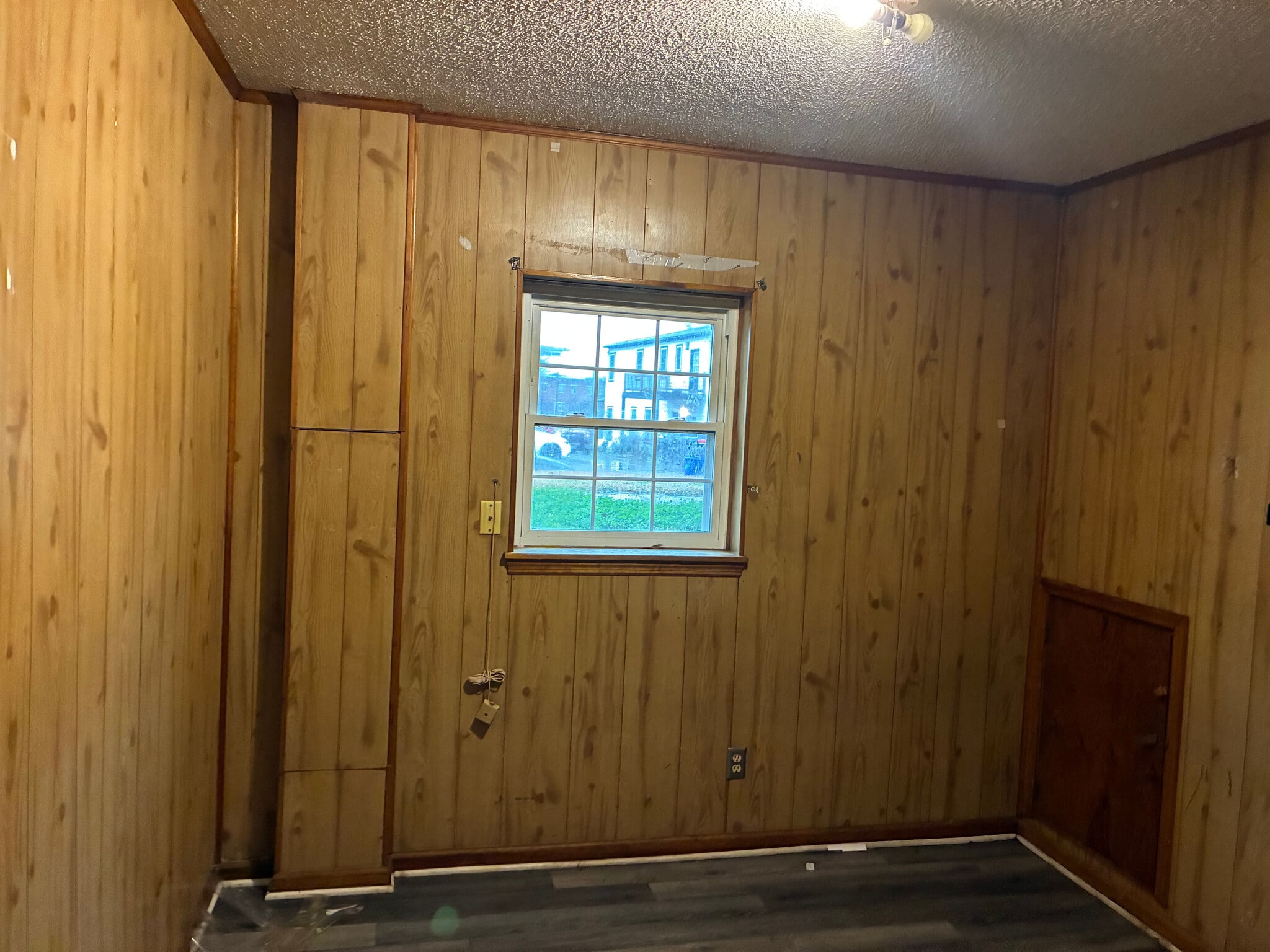 Building Photo - Room in House on Dupree St