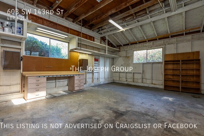 Building Photo - 603 SW 143rd St
