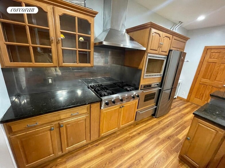 Building Photo - 332 Locust St