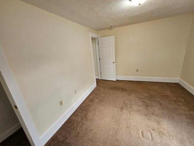 Building Photo - 876 E 149th St