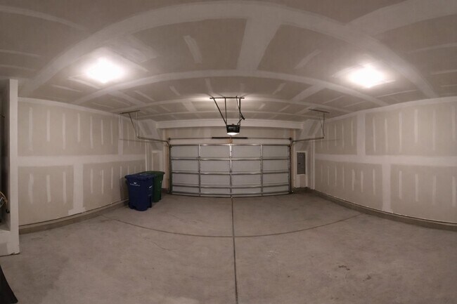 Building Photo - 233 Parker Sta Ave