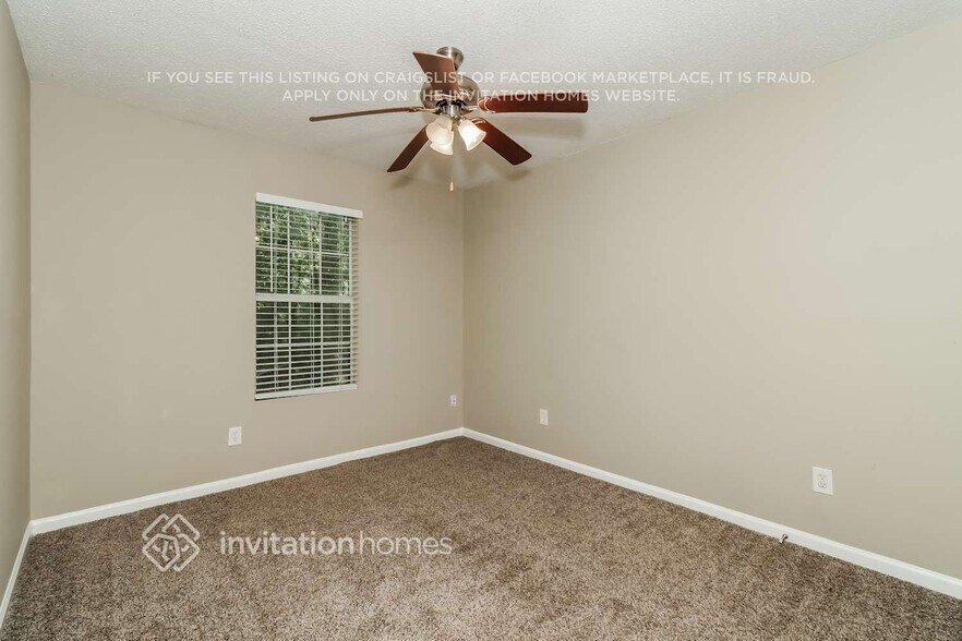 Building Photo - 1830 Killarney Dr SW