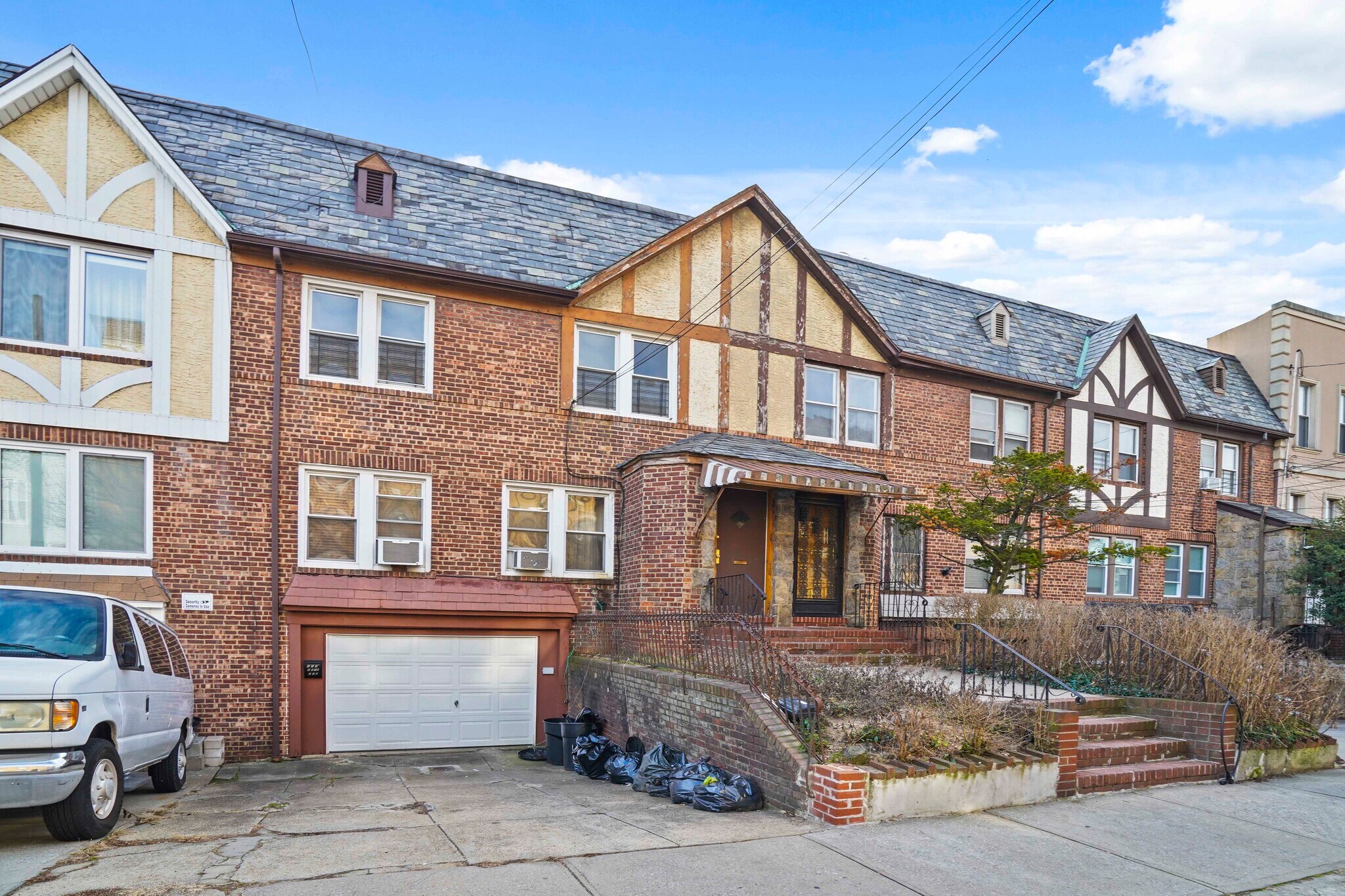 Building Photo - 1824 Summerfield St