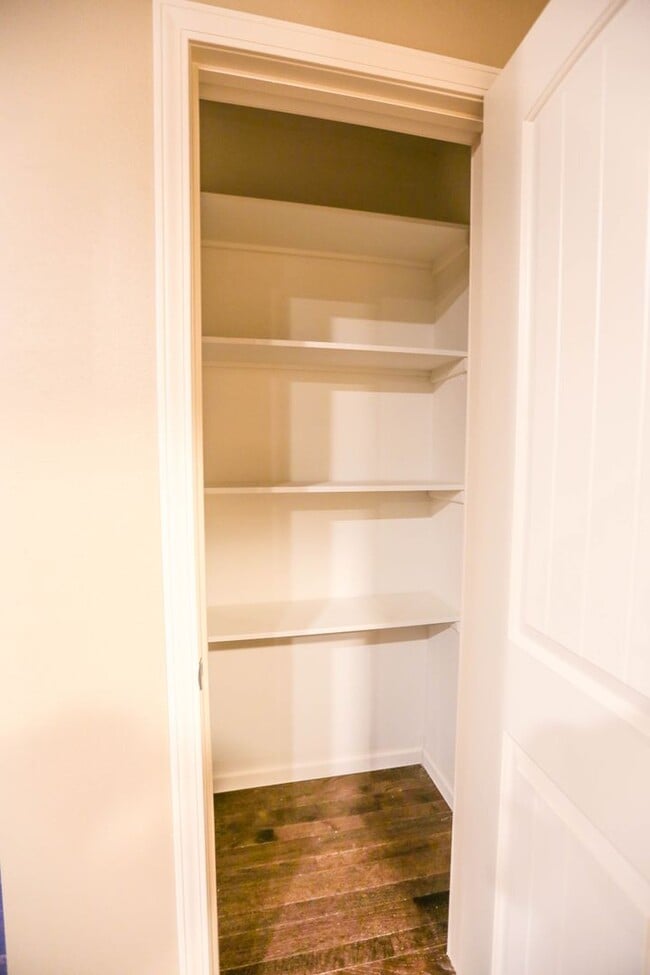 Building Photo - *--Walking Distance to MSU 4 bed 2.5 bath ...