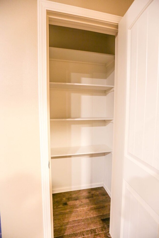 Building Photo - *--Walking Distance to MSU 4 bed 2.5 bath home and office with huge yard in the Phelps Grove Neig...