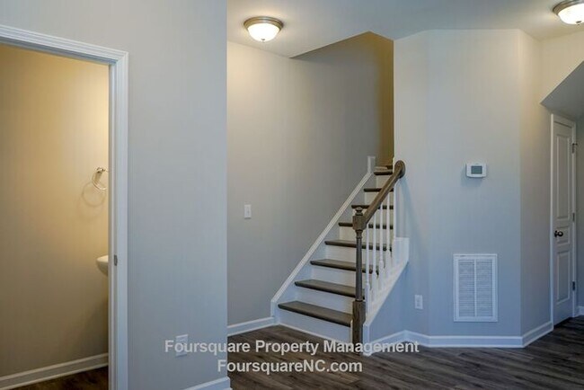 Building Photo - Modern 3-Story Townhome with Entry-Level Bonus Room, Back Deck & Garage , Community Pool in North...
