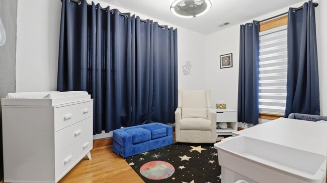 Building Photo - 30 Longfellow St NE