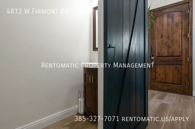 Building Photo - 4812 Firmont Dr