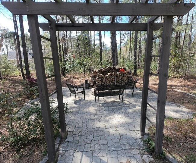 Building Photo - 113 Forest Ridge Trail