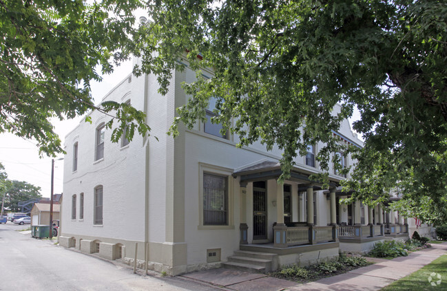 Building Photo - Peerless Apartments