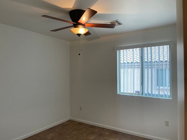 Building Photo - Beautiful Modern New 3Bdm 2Ba Home, Easy A...