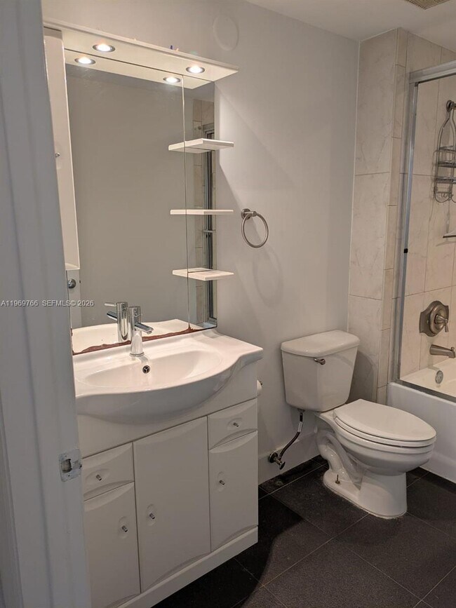 Building Photo - 6831 SW 44th St