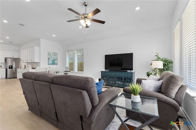 Building Photo - 2132 Magnolia Hl Dr