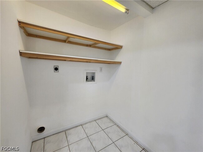 Building Photo - 12963 Cherrydale Ct