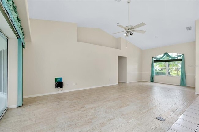 Building Photo - 15140 Lyneburg Ave