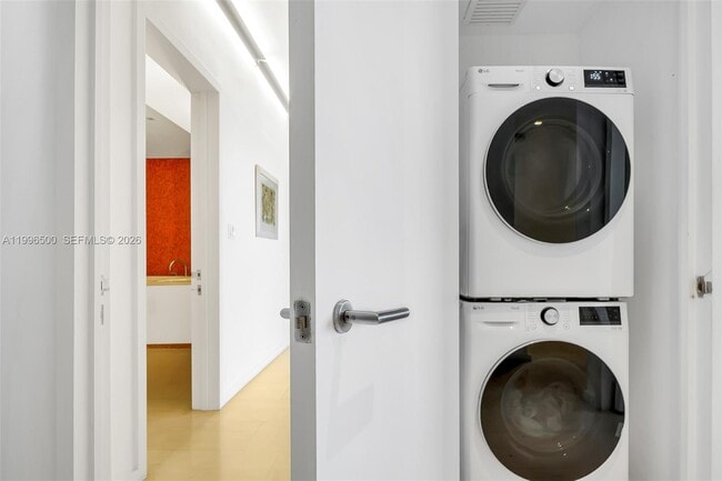 Building Photo - 151 Crandon Blvd