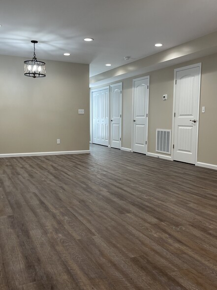 Building Photo - 715 Adkins St