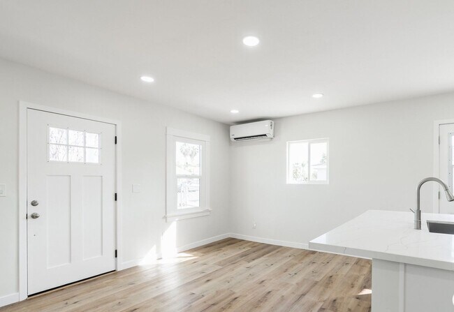 Building Photo - Welcome to your beautifully renovated single level home in the heart of Oceanside!