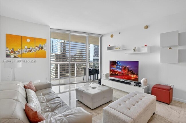 Building Photo - 495 Brickell Ave