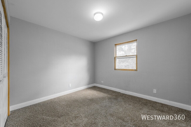 Building Photo - 2221 Belmont Ave