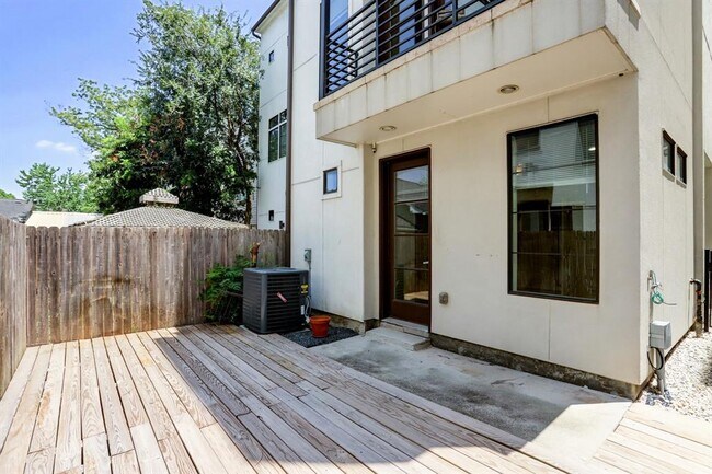 Building Photo - 2106 Colorado St
