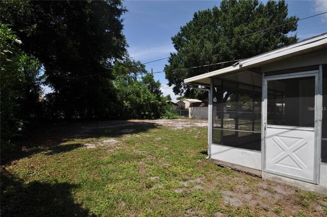 Building Photo - 211 Rose St