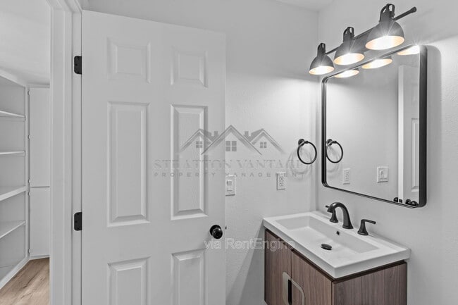 Building Photo - 7428 E Carol Cir