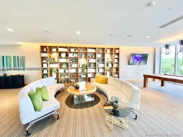 Building Photo - 16385 Biscayne Blvd