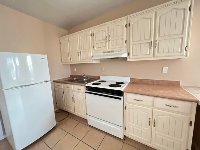 Building Photo - 2713 Fir St