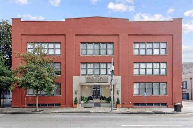 Primary Photo - 760 Magazine St