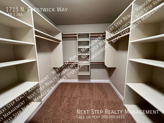 Building Photo - 1715 N Prestwick Way