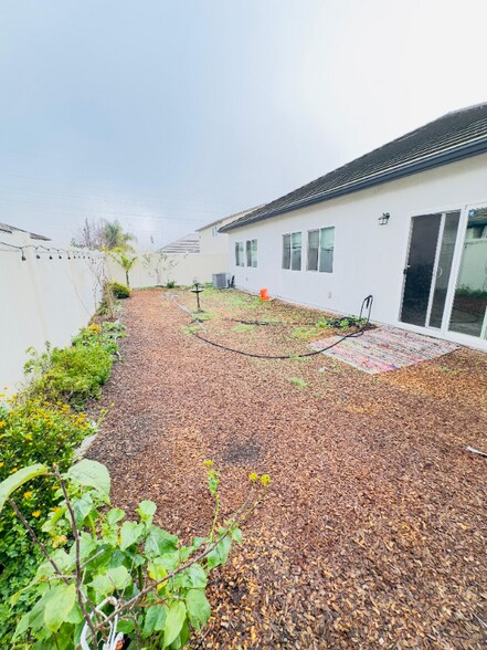 Building Photo - 1183 Aspenparke Wy