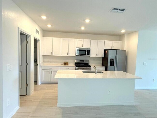 Building Photo - 2081 Hallier Cv