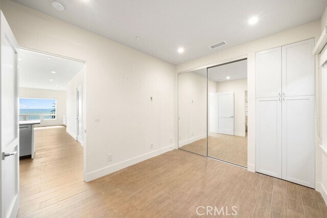 Building Photo - 376 Cliff Dr