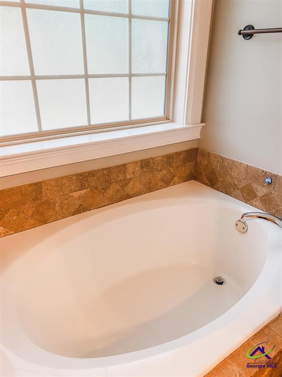 Building Photo - 609 Wooden Eagle Trail