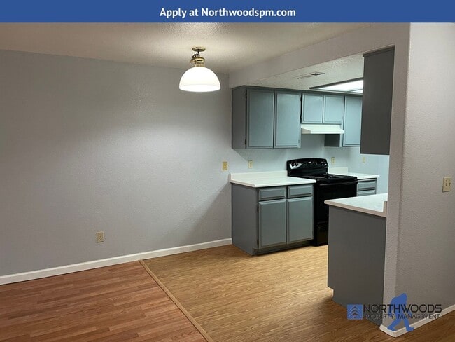 Building Photo - Nice 2 Bedroom 1 Bathroom Duplex-Grants Pass