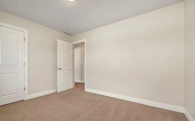 Building Photo - *$200 OFF FIRST MONTH RENT! | BEAUTIFUL 3 bed, 2 bath home in the desirable Summerfield Subdivision