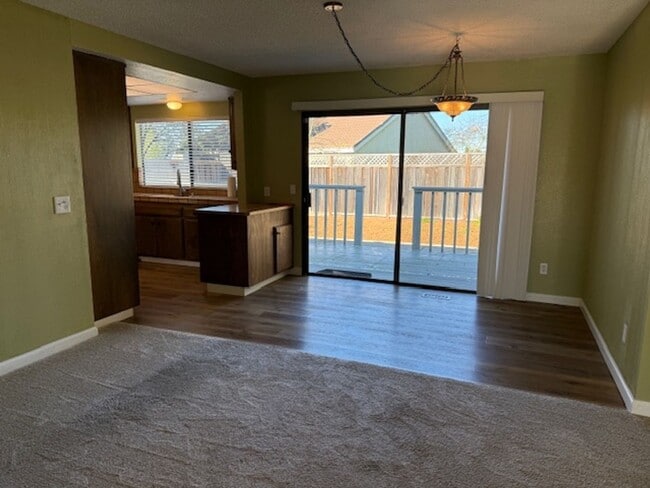 Building Photo - Single Level House - Rincon Valley - 3bd 2ba - 1788 Square Feet of Living Space