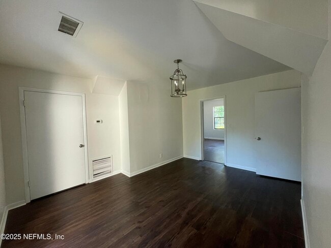 Building Photo - 5258 Janice Cir S