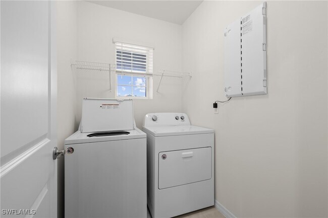Building Photo - 8720 Swell Brooks Ct