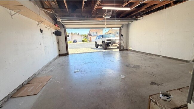 Building Photo - 8861 La Zana Ct
