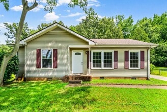 Building Photo - 541 Donna Dr