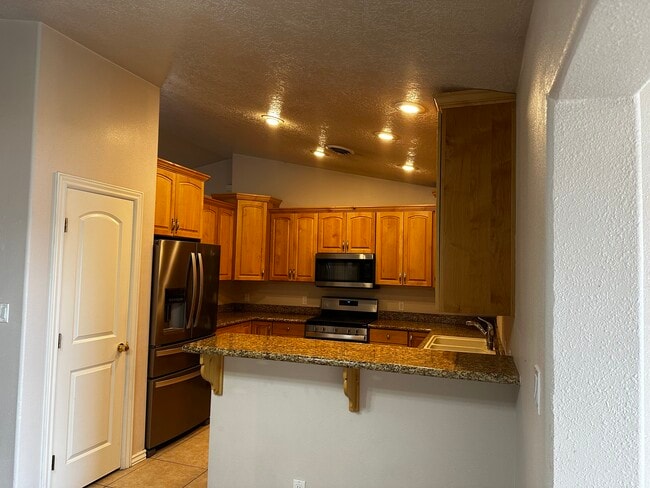 Building Photo - 613 Mesa Vista Dr