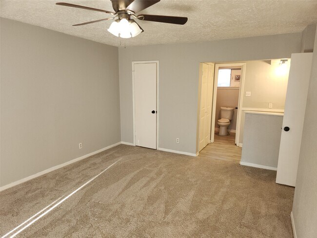 Building Photo - 22127 Elsinore Dr