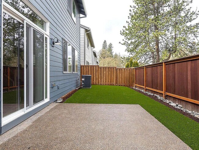 Building Photo - 9754 SW Windswept Place ~ Beautiful & Spacious Home