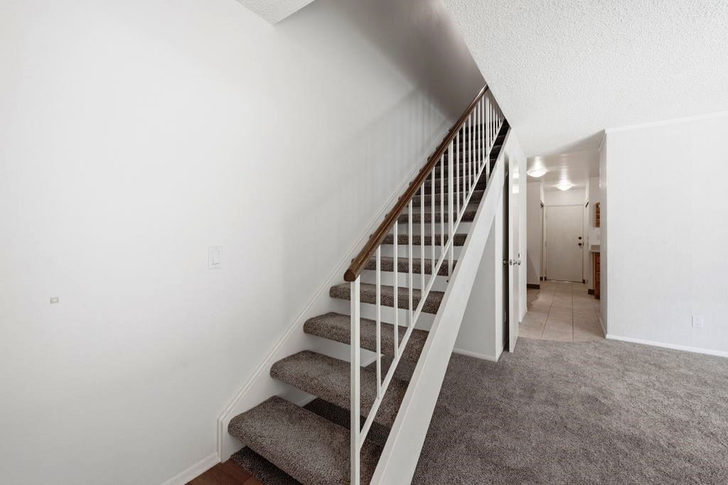 Building Photo - 28832 Conejo View Dr