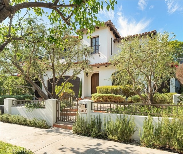 Building Photo - 4103 Farmdale Ave