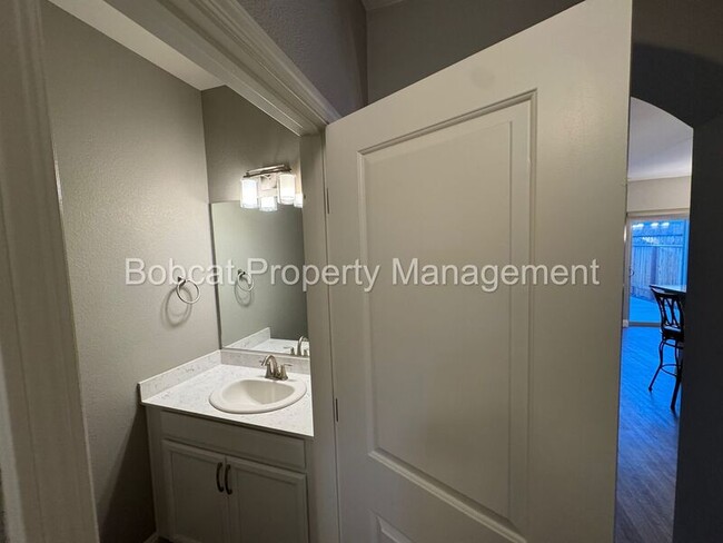 Building Photo - 1336 Saltern Dr