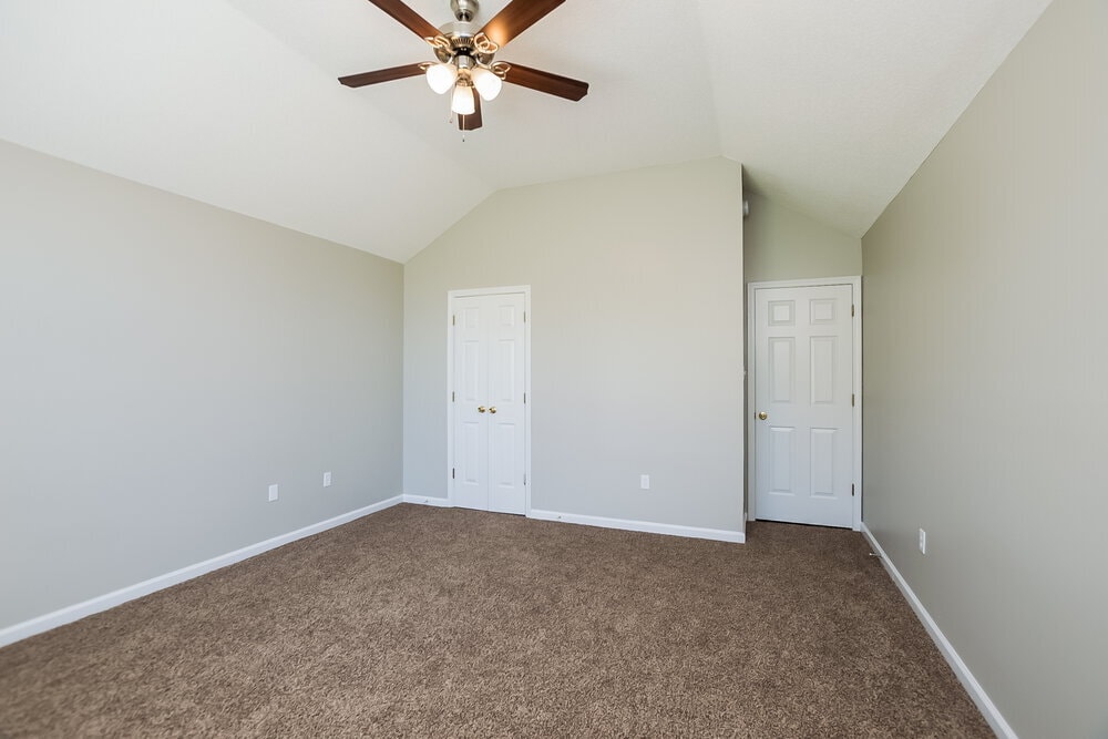 Building Photo - 10909 Lexington Dr