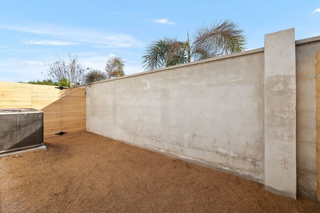 Building Photo - Gated Luxury Townhomes for Rent in North McAllen | Long-Term Lease at Colgate Crossings